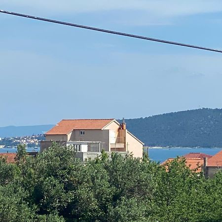 Apartment Milena Kastela Mit Whirlpool Exterior photo