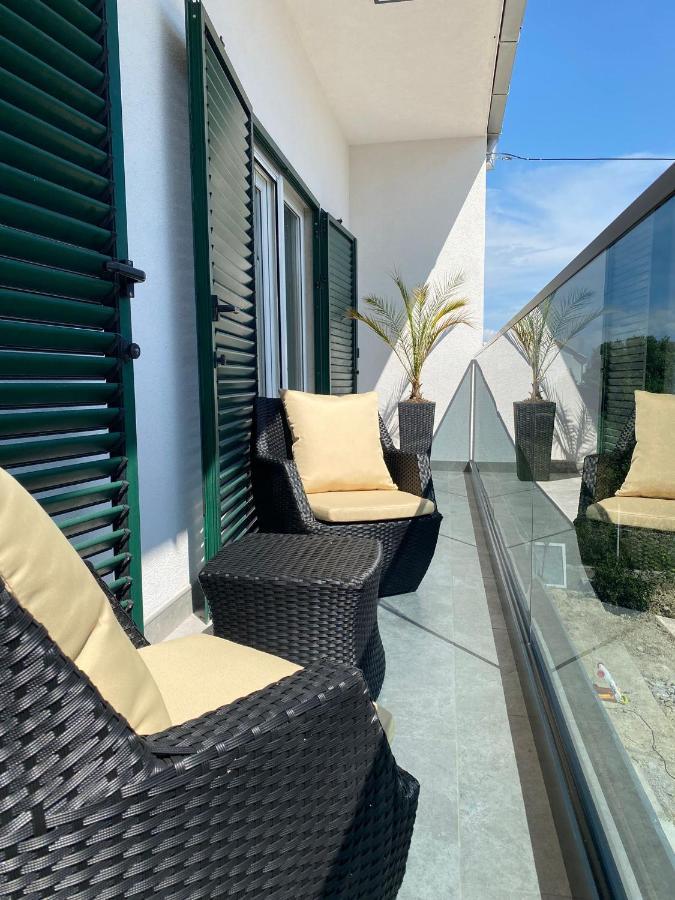 Apartment Milena Kastela Mit Whirlpool Exterior photo