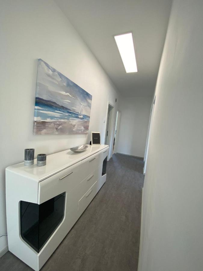 Apartment Milena Kastela Mit Whirlpool Exterior photo