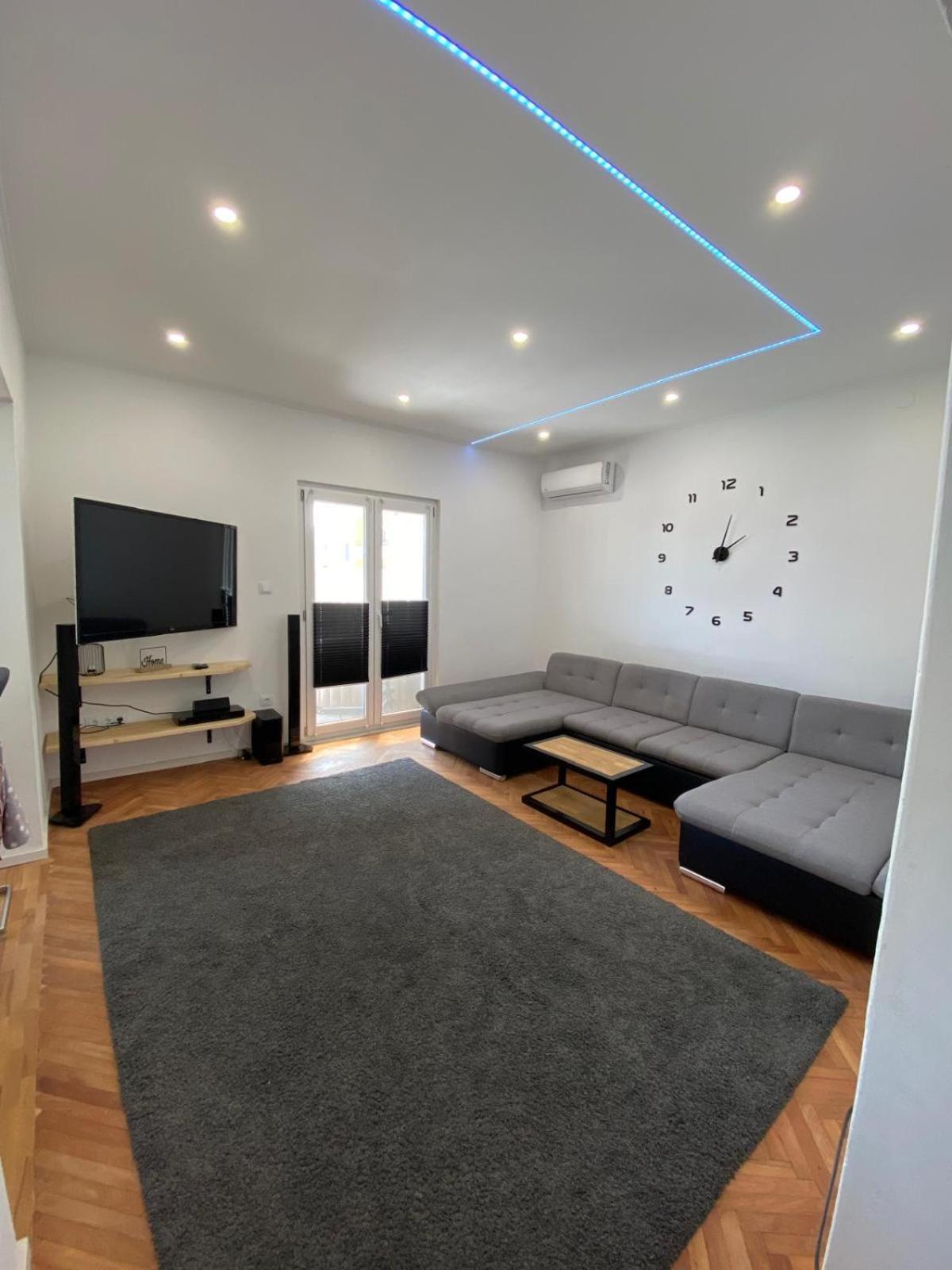 Apartment Milena Kastela Mit Whirlpool Exterior photo
